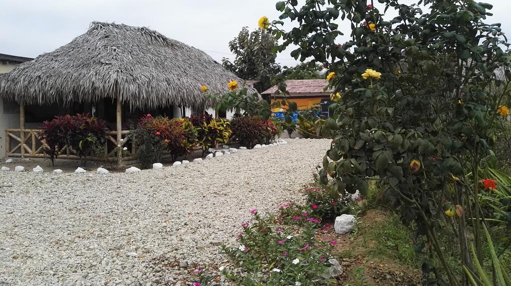 Montanita Garden Hostal Buitenkant foto